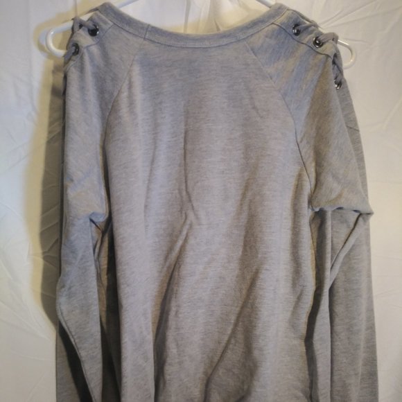 Minnie Mouse sweatshirt. T3 - Picture 5 of 5